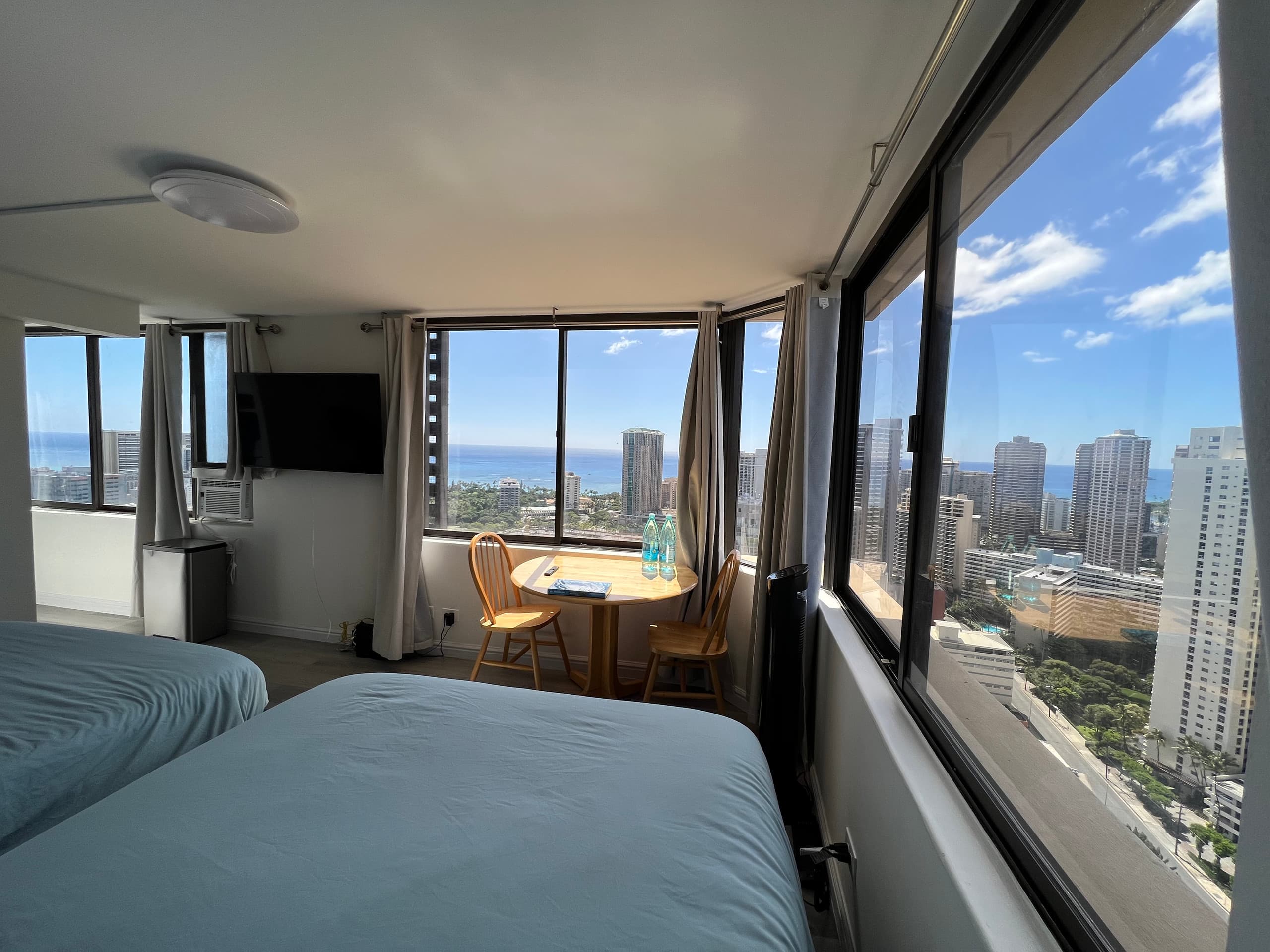 Panoramic Ocean View • 38th Floor • Sleeps 6 - Image 29