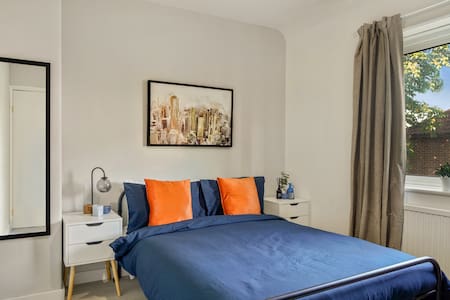 Cuckoo Room 3 · London’s Westside: Cuckoo Ave Room