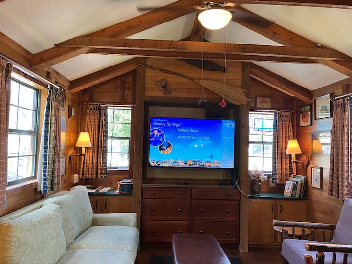 Classic Disney theme with a bit of back woods cabin flavor. The big screen TV is connected to Spectrum Cable TV, internet & streaming

Please do not loose the remote and please put it back on the ledge under the TV

The broom & dulcimer are hand made