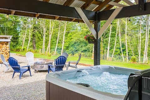 Private Riverfront home w/ Hot tub, central to ONP