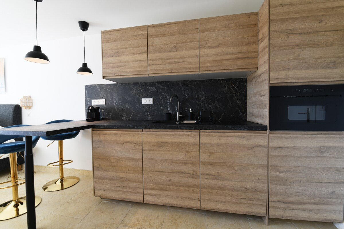 Airbnb performant: Canal View Studio•Port Grimaud•Terrace•A/C• Garage à Grimaud