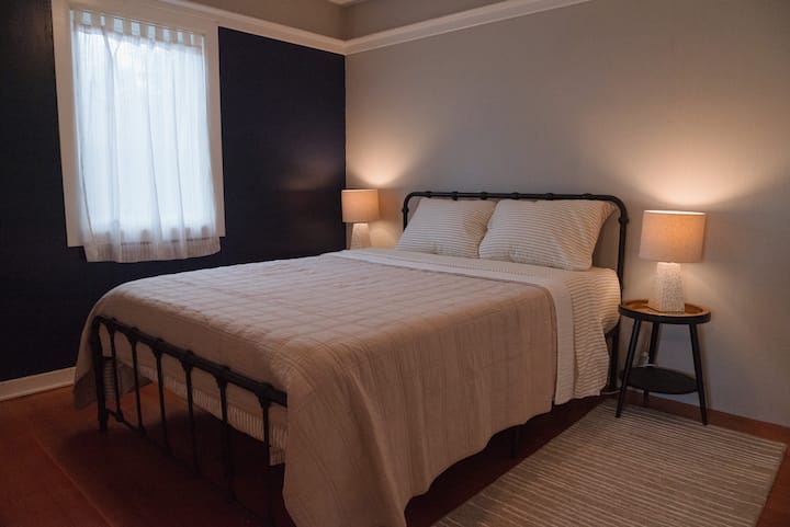 საძინებელი 1