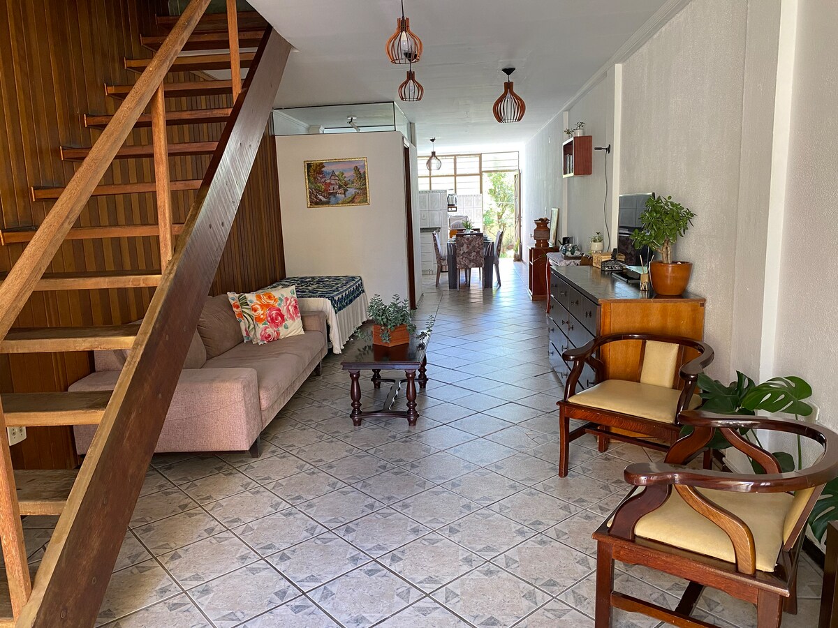 Anúncio popular: Spacious house near Downtown•Backyard•Garage•Good Wi-Fi em Sorocaba