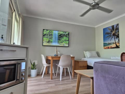 Popular Airbnb listing: River Edge - Gympie Terrace in Noosaville