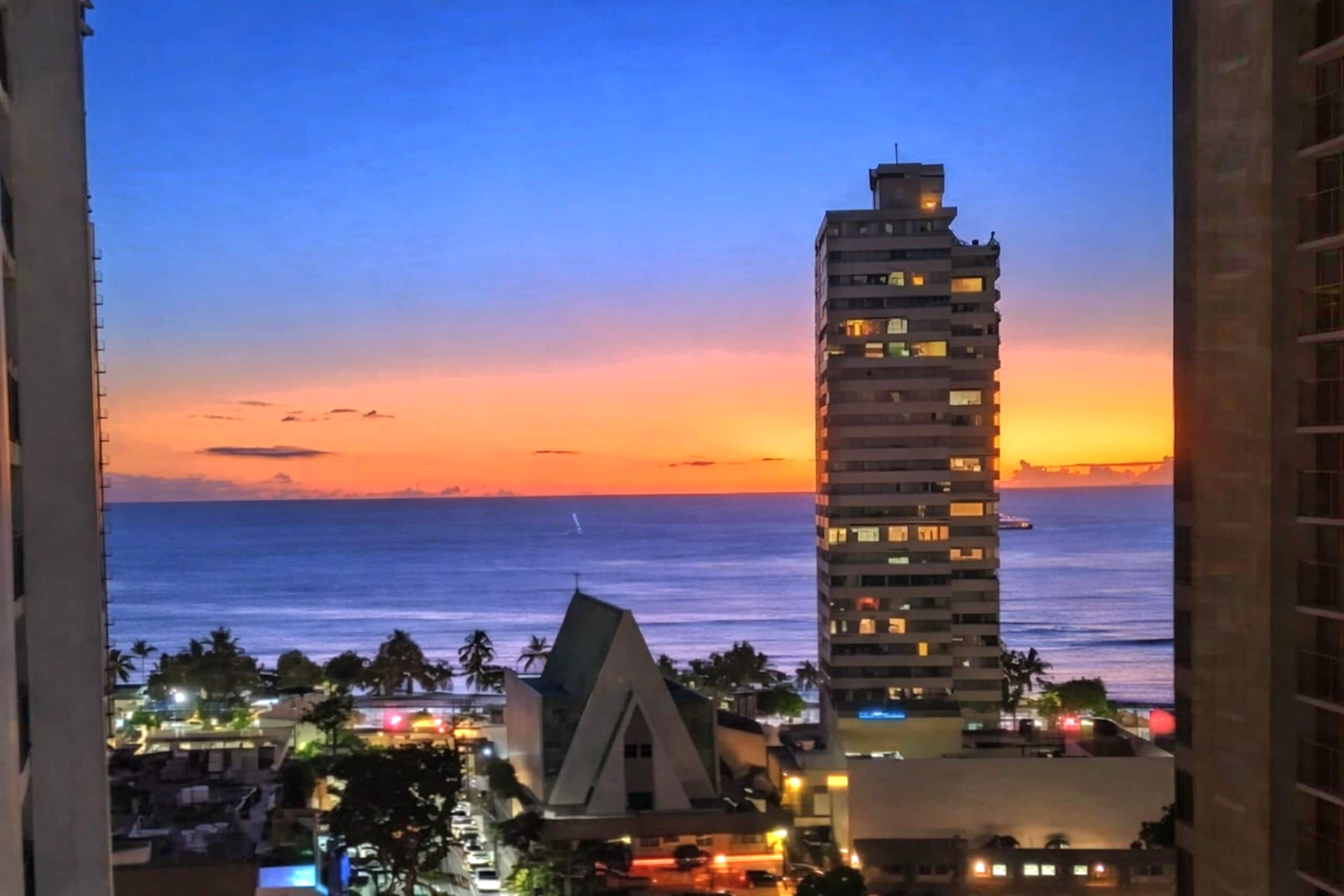 Condo in Honolulu · ★4.97 · 1 bedroom · 2 beds · 1 bath - Image 24