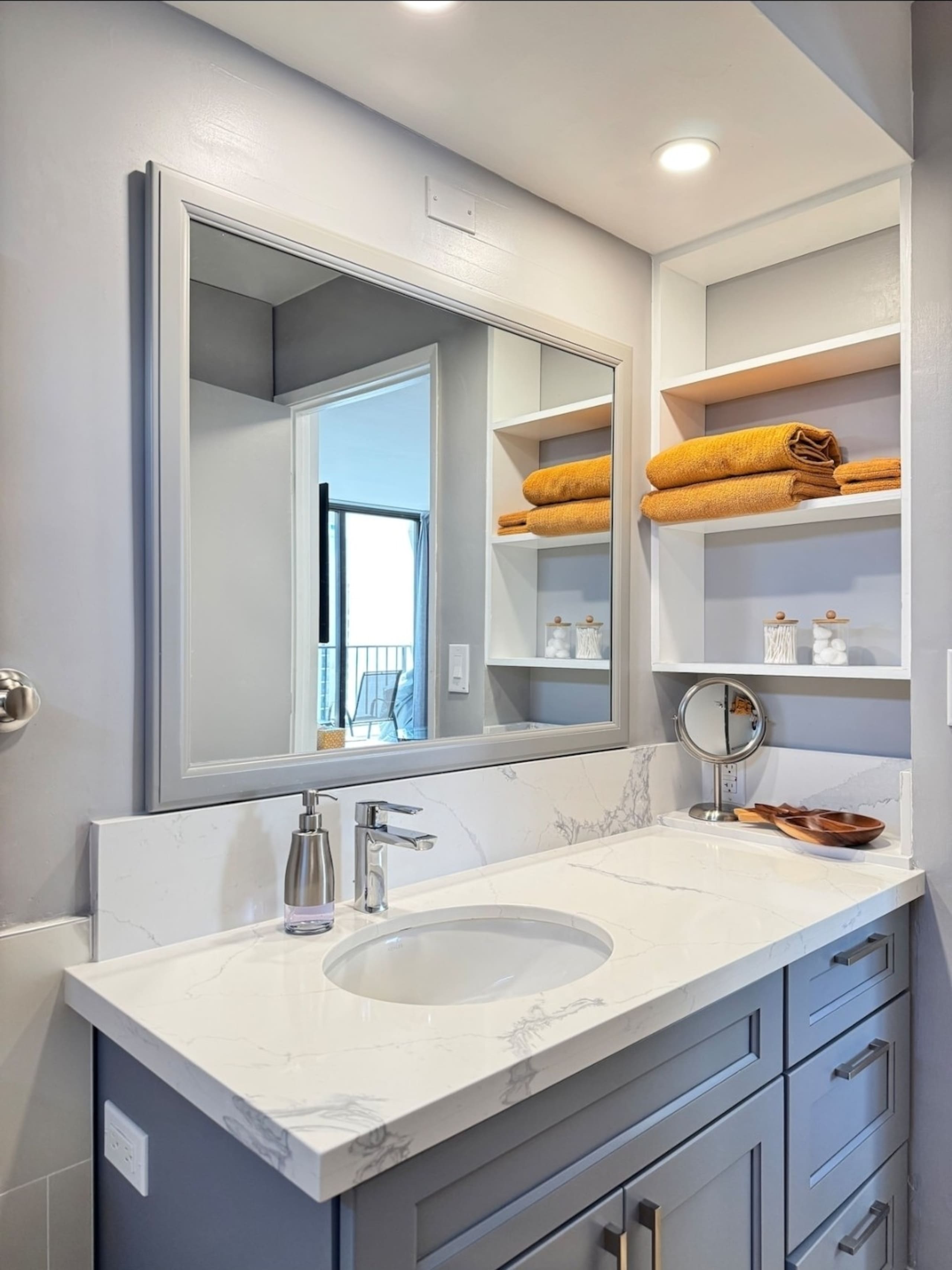 Condo in Honolulu · ★4.97 · 1 bedroom · 2 beds · 1 bath - Image 17