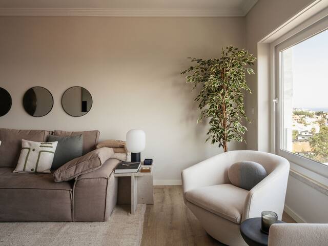 Ocean View Luxury | Walk to Beach & Cascais gallery image 3