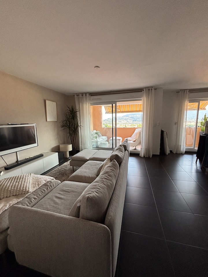 Hyères - Très Bel Appartement T3 - La Crau