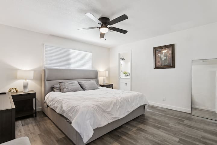 Დაიძინეთ საცხოვრებელში, რომელიც თავს ისე გრძნობს, როგორც საკუთარ სახლში.