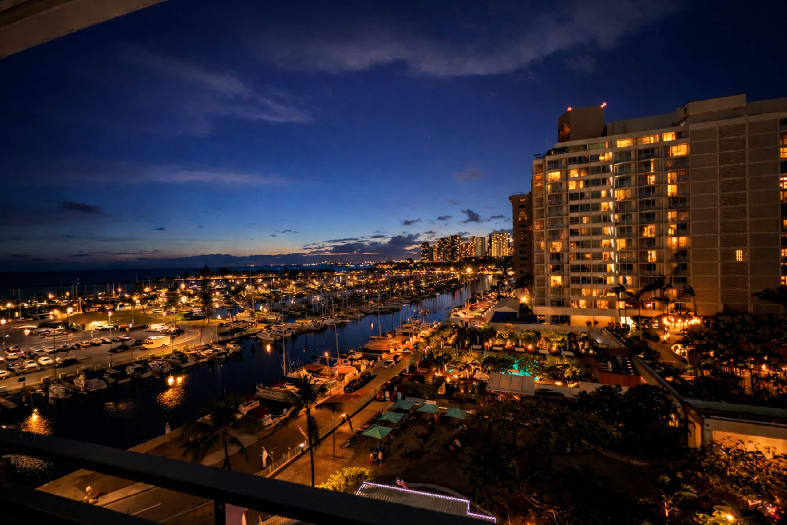 Ilikai Hotel - Sunset Harbor View Retreat  - Image 19