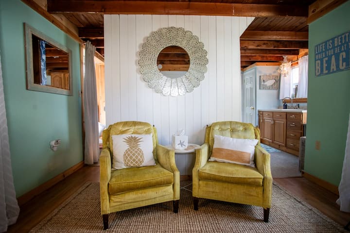 Pet-friendly Coastal Cottage • Walk To Pier - Saco, ME