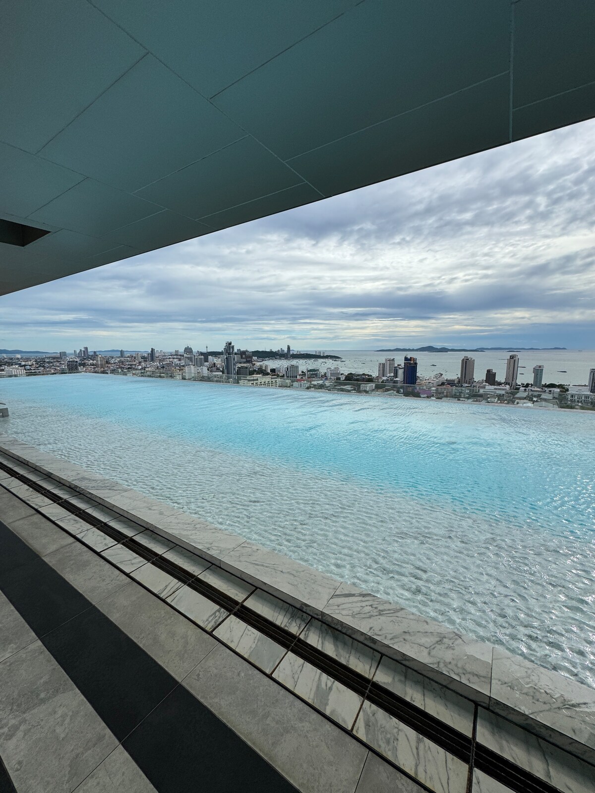 Luxury Sky Condo photo 5