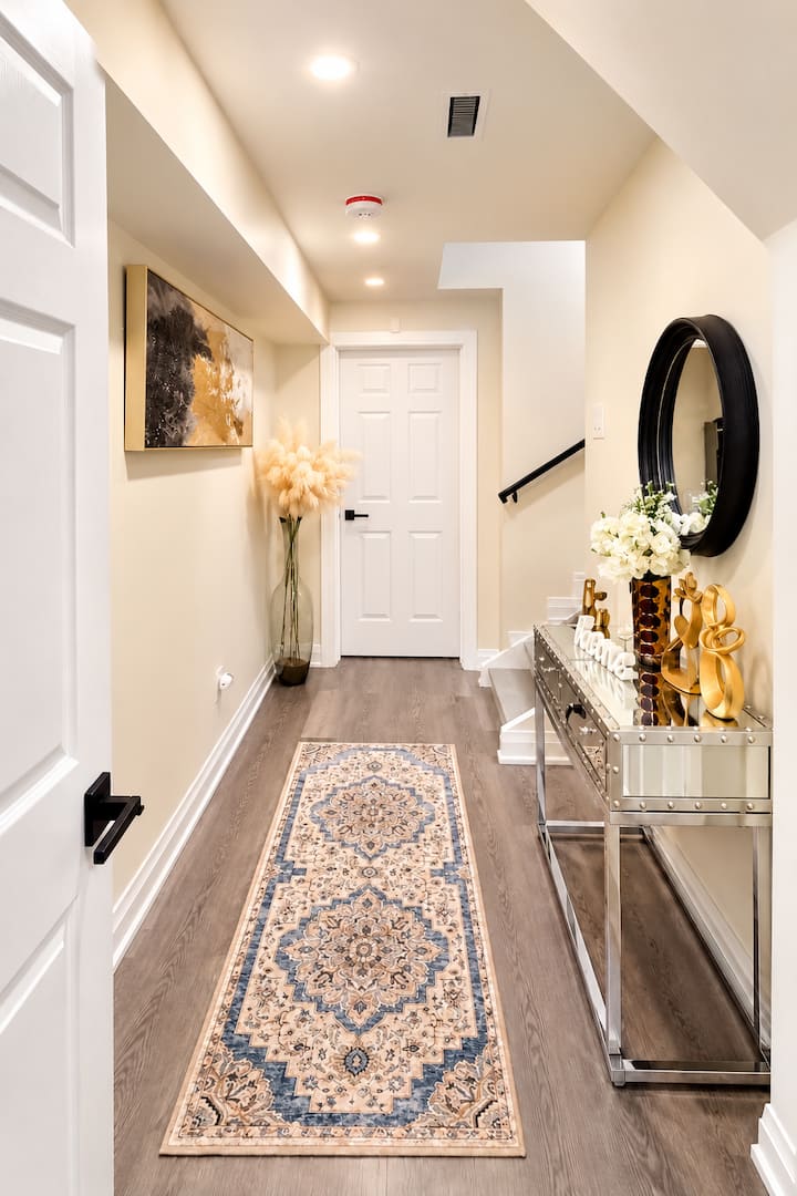 Modern 1 Bedroom Apartment - Milton