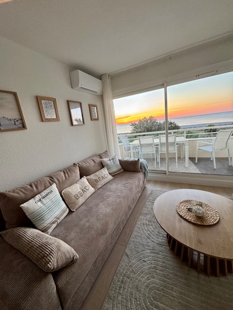 Top Airbnb: Sea view - 3-bedroom apartment fully renovated in 2025! in Saint Cyprien