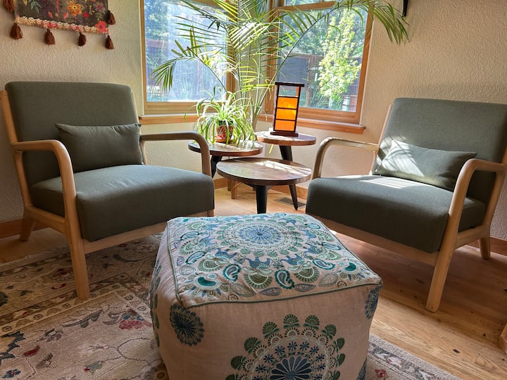 Sunny Home In Ned: 
Meditate, Recreate, Hibernate - Nederland, CO