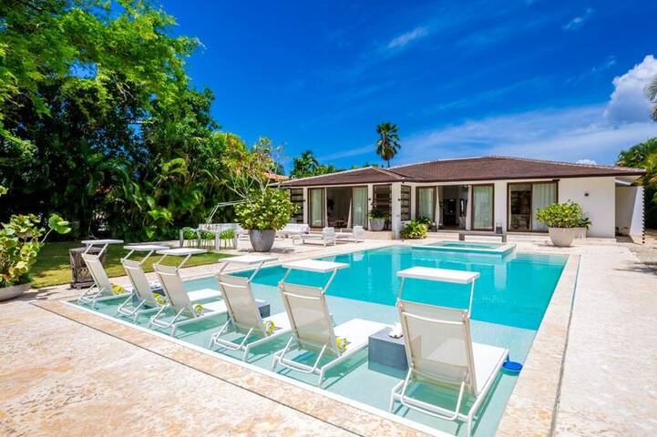MR Luxury Villas managed Airbnb listing 3