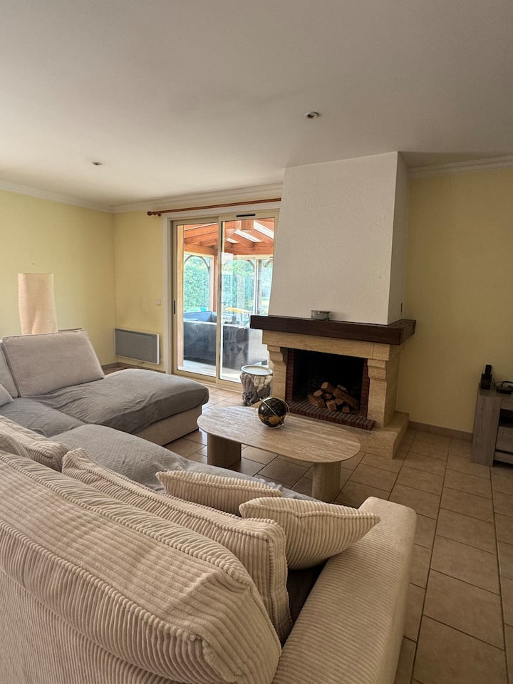 Nouvelle Location De Rêve : Confort & Piscine Xxl - Sillans-la-Cascade