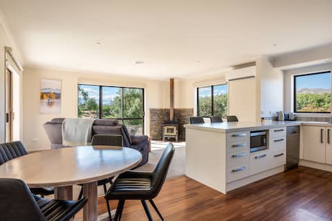 Luggate Creek View - Entire 3 bedroom house