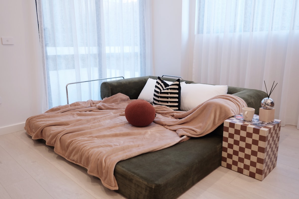 'Vinyl' · 1-BR Apt in Burwood near OlympicPark/CBD