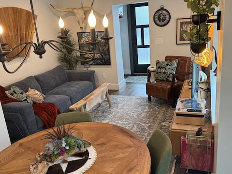 Popular Airbnb listing: Chic New 2BR Oasis Modern Finish in Helena