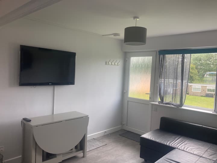 2 Bedroom Chalet
Discounted Ferry - Sandown