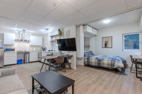 Top Airbnb: Private place with a view of the Squamish Chief in Squamish