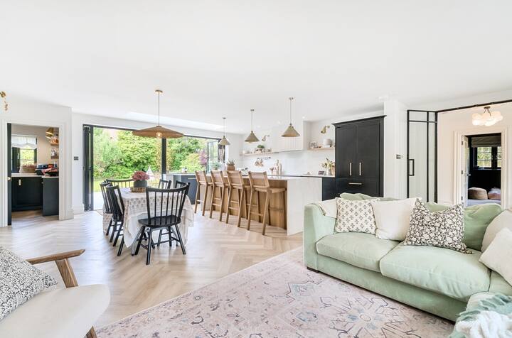 Spacious Family House, Froxfield - Petersfield