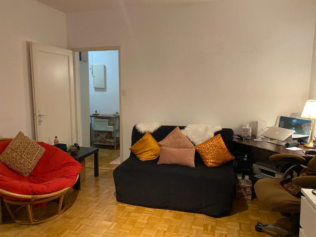 Popular Airbnb listing: Downtown private studio @posh quiet left bank in Champel