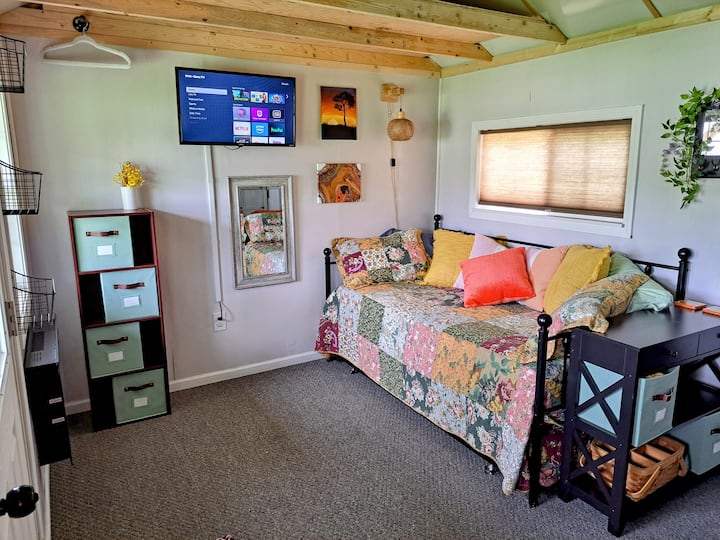 Semi Off Grid Glamp Cabin - Indiana