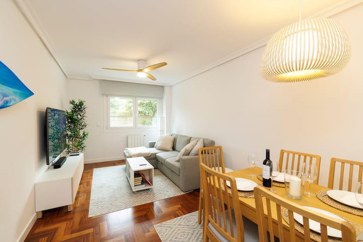 Patos Beachfront With Private Garage - Baiona