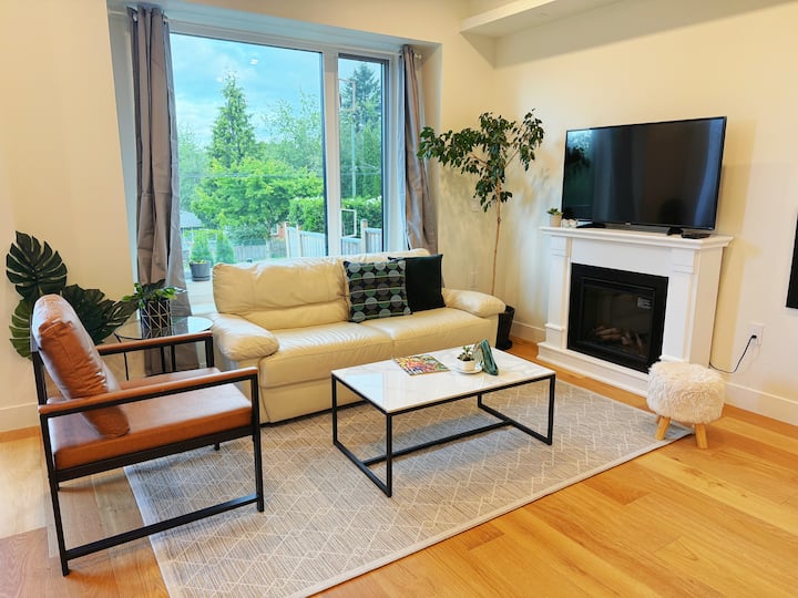 Roger & May’s Cabin - Vancouver
