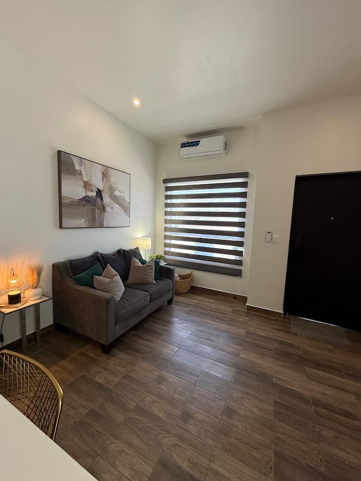 Casa Nueva. Cochera Privada Y Check In Autónomo. - Delicias