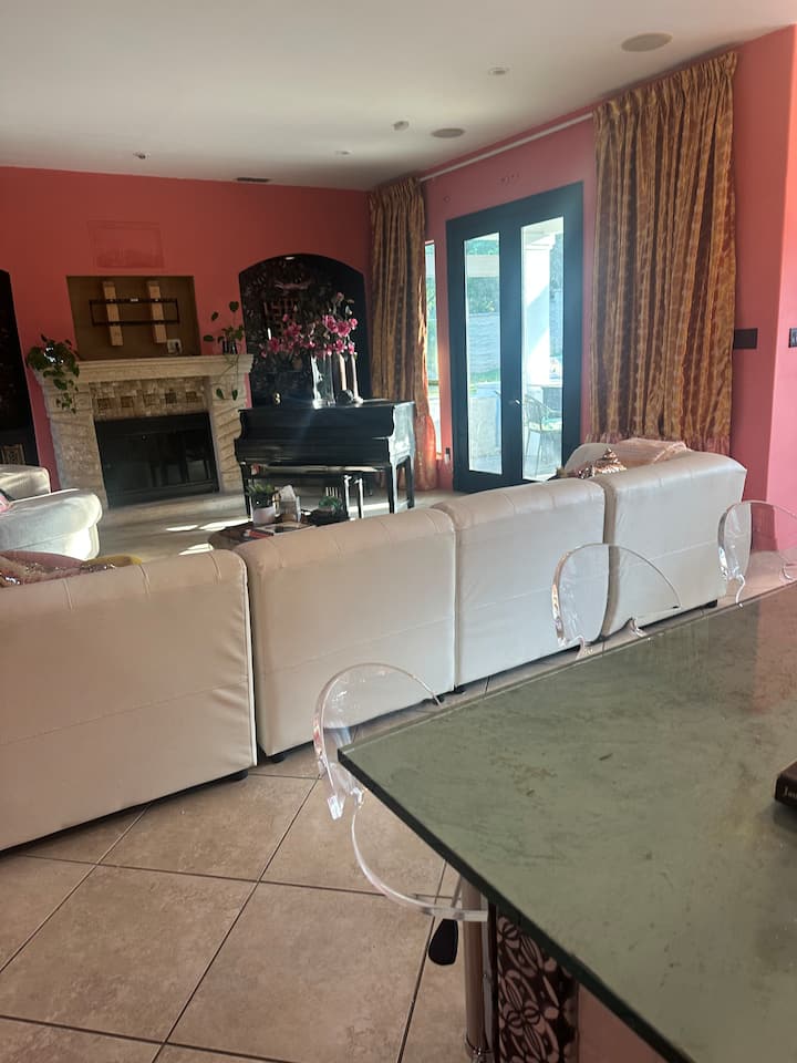 Bougainvillea Villa - Lakeway, TX
