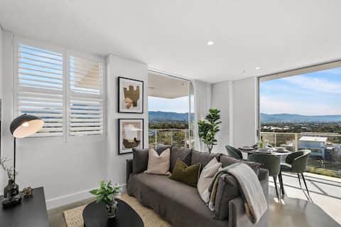Lightview Escape: Amazing Vistas by North Beach
