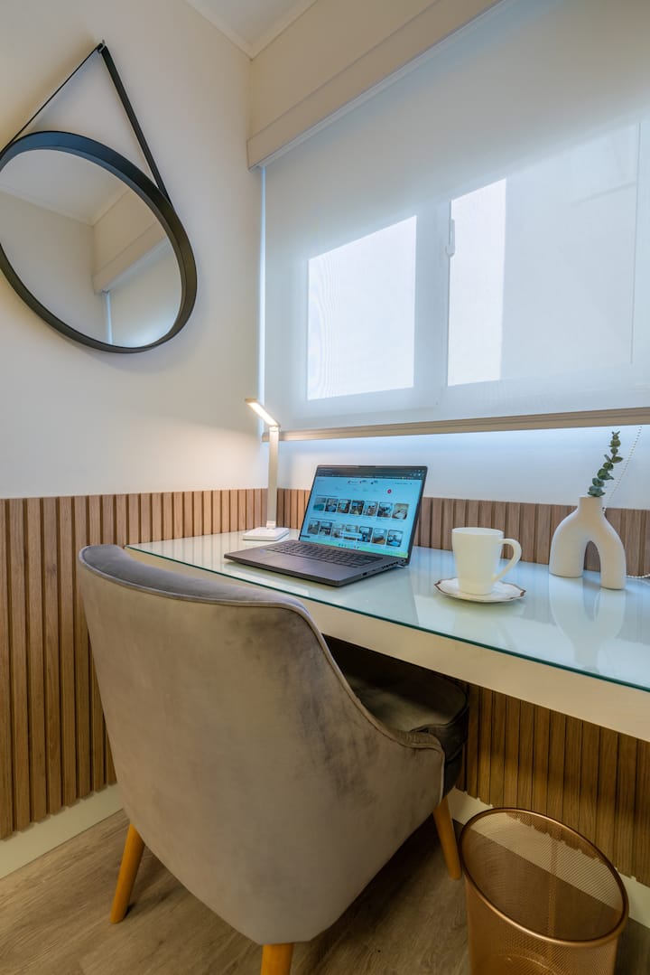 Ambiente acogedor con decoración en tonos cálidos