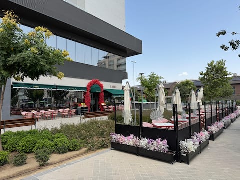 Luxury Apt near Madrid Airport · Pool · Spa · Gym