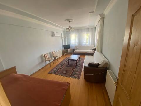 Top performing Airbnb: A spacious, clean living space in Burhaniye