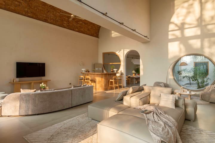 Living room image 3