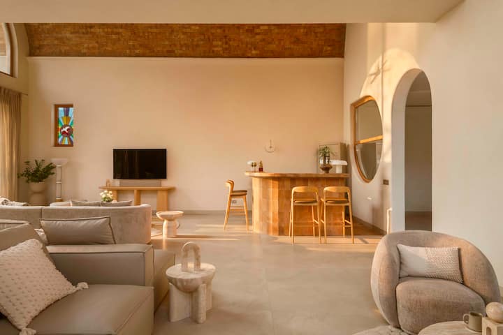 Living room image 2