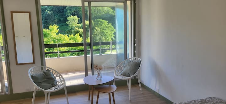 Appartement Avec Balcon Dans Une Résidence Calme - Lannion