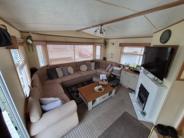 Seaside Caravan Goldensands Kinmel Bay-sleep 6 - Towyn