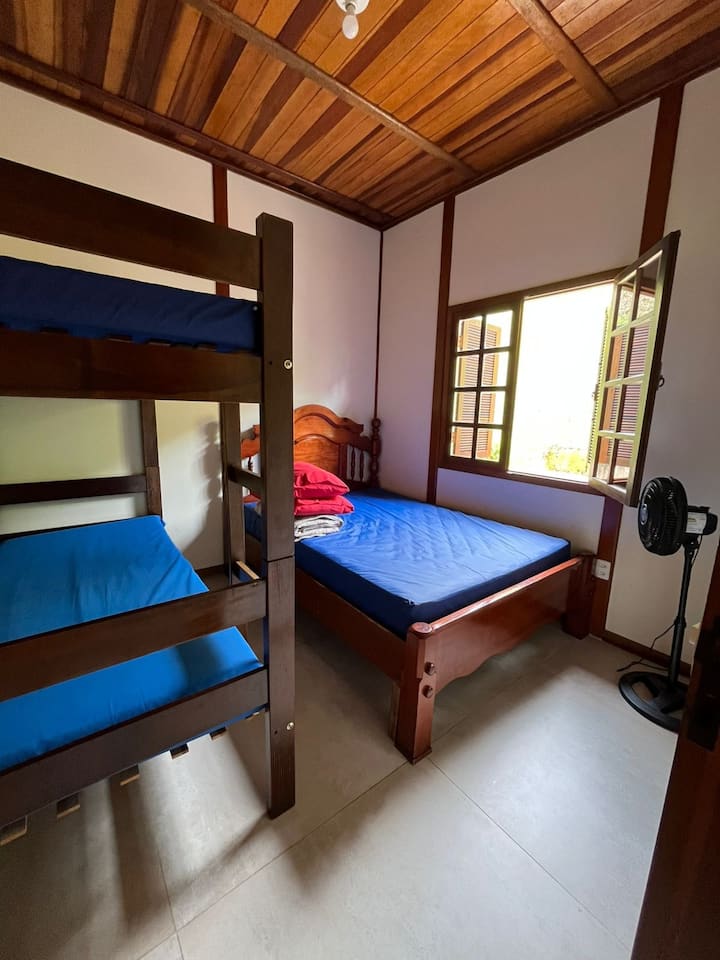 Schlafzimmer 2