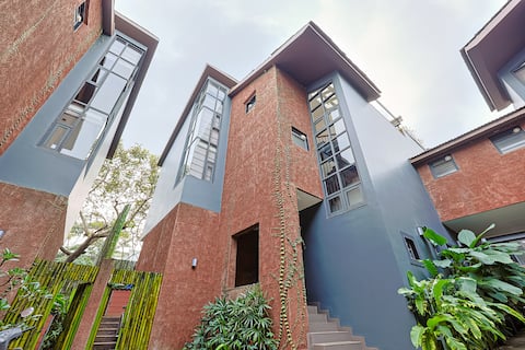 Luxury 2 bhk Villa W/ Pool & Jacuzzi