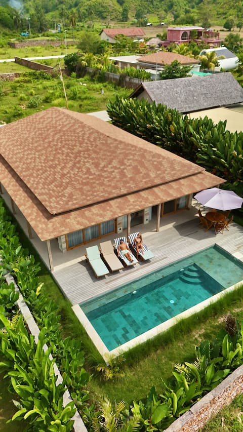 3BR Villa with 5 min walking distance to beach