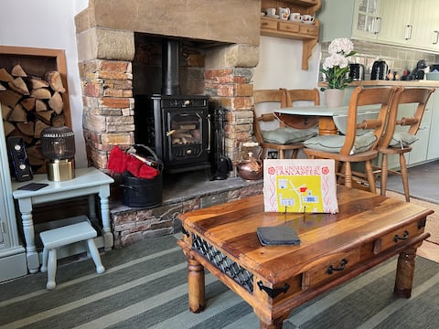 Top performing Airbnb: Historic 1600s The Grocers Cottage by the Seaside in Morecambe