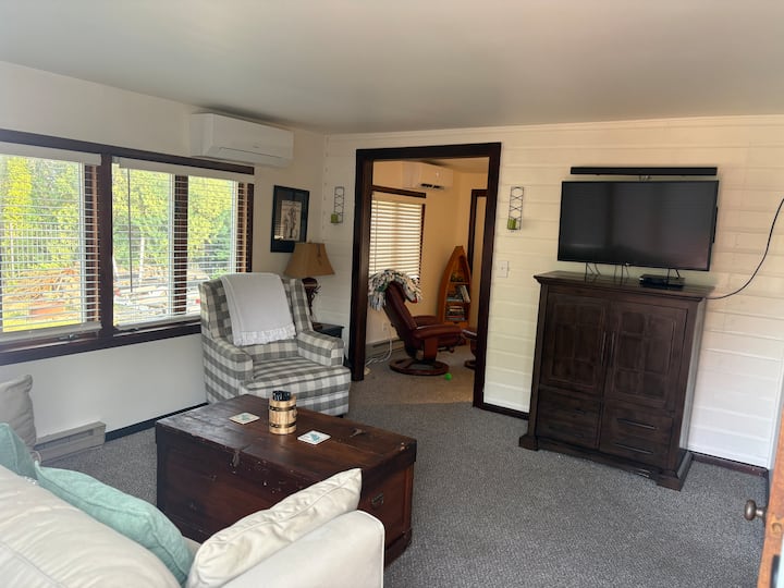 Channel View Cottage On Wawasee Lake - Ligonier, IN
