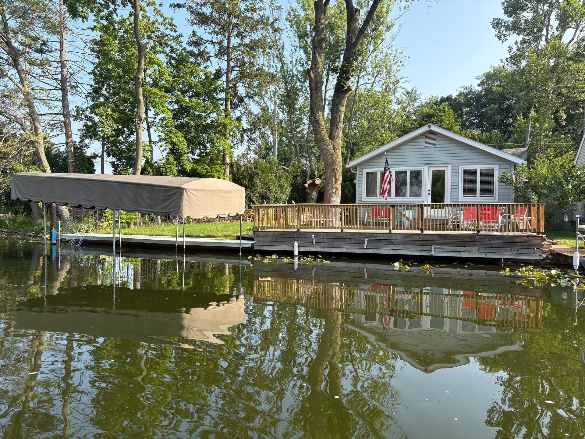 Channel View Cottage on Wawasee Lake
