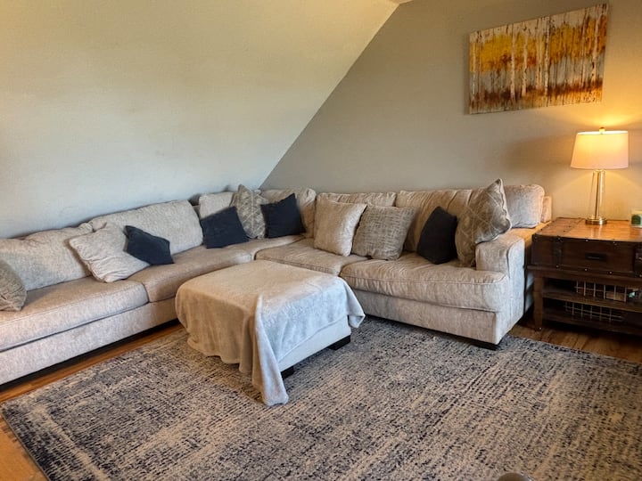 Canapé extrêmement confortable pour profiter d'une soirée cinéma !