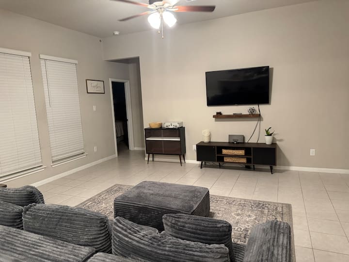 Modern West Adams Family Home - Temple, TX