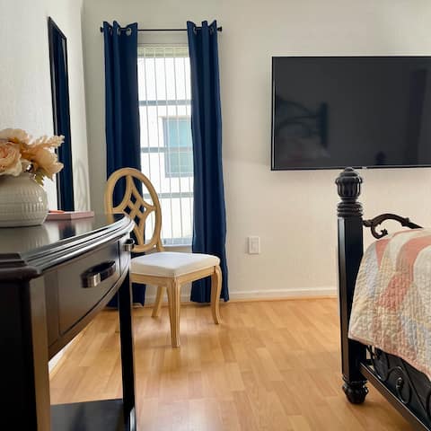 Popular Airbnb listing: Cozy Sunrise Suite | Near Arena, Shopping & FLL in Sunrise